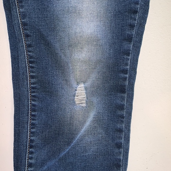 Distressed Skinny Jeans - Picture 2 of 4